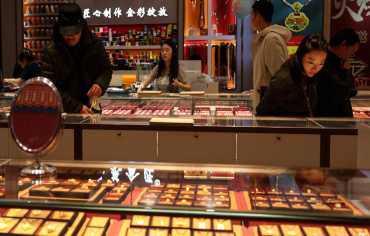 فقاعة الذهب والفضة... تصحيح قاس أم بداية انهيار؟