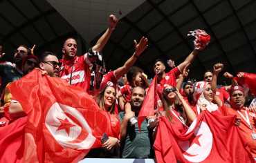 فرحة تتجاوز الملعب.. جماهير تونس تحتفي بانتصار الناشئين التاريخي