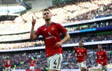 مانشستر يونايتد ينتزع التعادل مع توتنهام في الدوري الإنكليزي