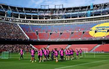 بعد غياب طويل.. برشلونة يعود إلى “كامب نو” ويستهدف صدارة الدوري الإسباني