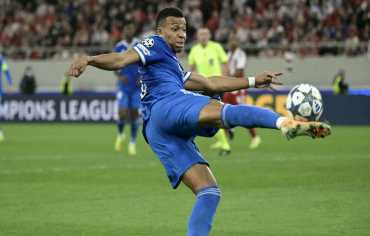 مبابي يُبدع في الأبطال: "هاتريك" في 7 دقائق وأرقام تاريخية