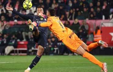 ريال مدريد يواصل نزيف النقاط ويهدي برشلونة صدارة الدوري الإسباني