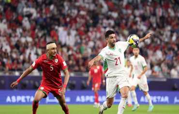 المغرب وعُمان يتعادلان في قمة من دون فرص كبيرة