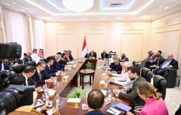 هل تدفع تحركات "الانتقالي" إلى انهيار مجلس القيادة الرئاسي اليمني؟