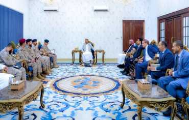 وفد سعودي – إماراتي يعقد لقاء مع الزبيدي في عدن لبحث التطورات