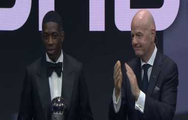  ديمبلي يتوج بجائزة أفضل لاعب في العالم 2025