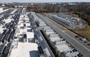 عمالقة التكنولوجيا يتبعون طرقاً موازية للاستثمار في الذكاء الاصطناعي