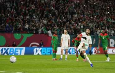 محرز يقود الجزائر لدور الـ16 بكأس أمم إفريقيا بهدف في بوركينا فاسو