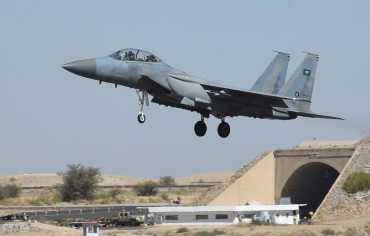 تحليق مكثف للطيران الحربي السعودي وتحشيد عسكري في حضرموت