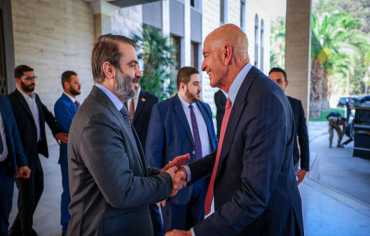 استئناف المحادثات بين إسرائيل وسوريا في باريس بوساطة أميركية