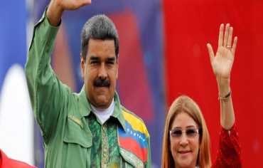 الذكاء الاصطناعي يشرح لغز اعتقال مادورو وزوجته في كراكاس