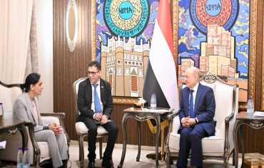 العليمي: حصر السلاح بيد الدولة.. وأميركا تدعم «الحوار»