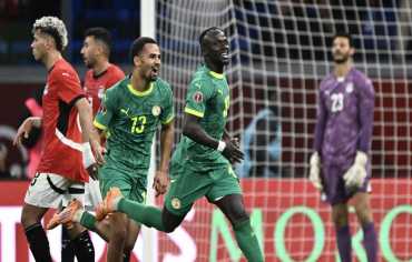 منتخب مصر يودّع أمم أفريقيا بخسارته أمام السنغال في نصف النهائي