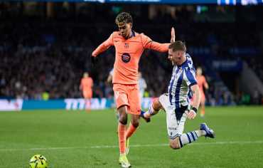 سوسيداد يقدم هدية لريال مدريد ويهزم برشلونة في الليغا