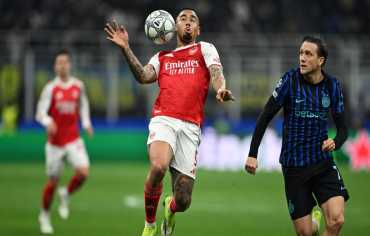دوري الأبطال: أرسنال يعبر بثبات وهزيمة مفاجئة لحامل اللقب
