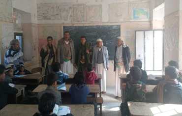 "ربط الصراع المحلي بسرديات دينية وسياسية". .  كيف يجنّد الحوثيون الأطفال؟