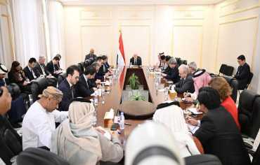 العليمي يؤكد إحراز تقدم ملموس بتوحيد القرار الأمني والعسكري