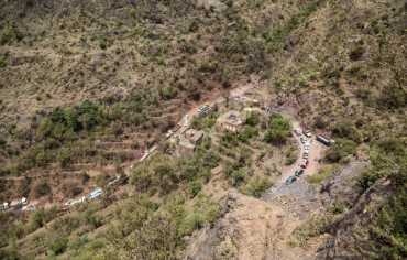 مخاطر طريق العرقوب تعود للواجهة بعد حادث احتراق باص سياح