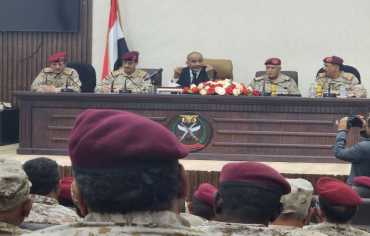 تحركات حكومية يمنية مكثفة لإعادة تفعيل المؤسسات الخدمية