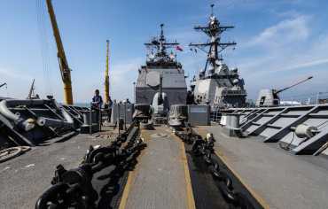 "غيوم الحرب" تتلبد فوق المنطقة وسط سباق الدبلوماسية والتصعيد العسكري