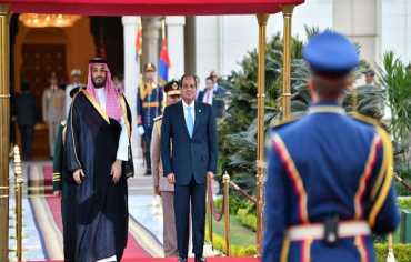 السيسي يلتقي بن سلمان في جدة: التطورات الإقليمية والعلاقات الثنائية