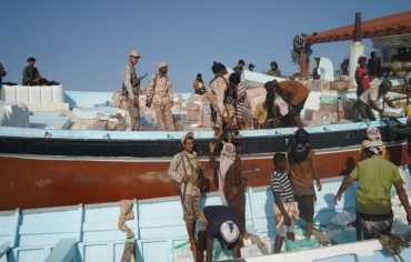  ضبط قارب تهريب قادم من إيران إلى الحوثيين قبالة مضيق باب المندب