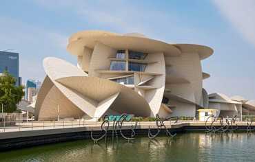 الاعتداءات الإيرانية تغلق المؤسسات الفنية في الخليج