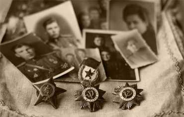 أقنعة الحرب