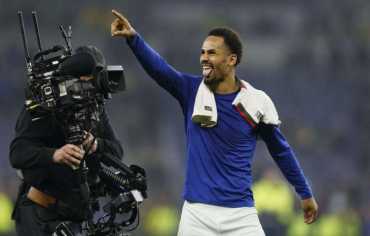 تشيلسي يواصل السقوط ويخسر بثلاثية أمام إيفرتون بالدوري الإنكليزي