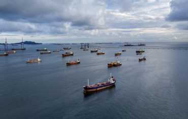 ترامب يعلن عن محادثات مع إيران لحل شامل وطهران تنفي وجود اتصالات
