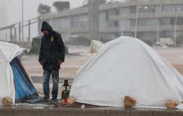 لبنان منقسم على نفسه... حرب وتهجير وغليان اجتماعي وطائفي