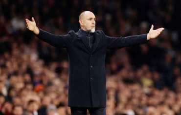 توتنهام الإنكليزي يعلن رحيل مدربه إيغور تيودور عن منصبه