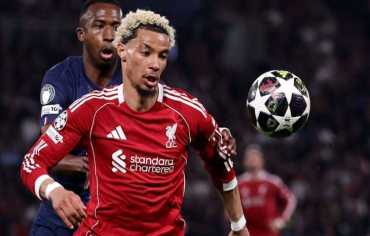 مستقبل سلوت مع ليفربول في مهب الريح بعد الانهيار أمام سان جيرمان