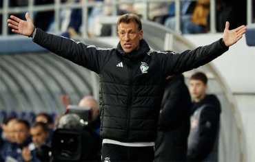 هل يرحل رينارد عن تدريب السعودية؟ ومن يكون البديل؟