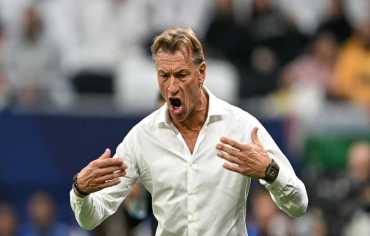 هيرفي رونار يُعلن مغادرته منتخب السعودية قبل شهرين من المونديال