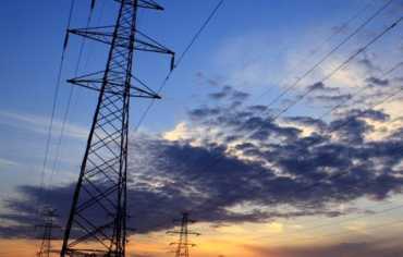 اليمن يدرس الربط الكهربائي مع السعودية لحل أزمة العتمة