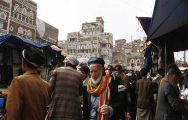 الحرب تعطل رواتب اليمنيين... تأخر وصول الدعم السعودي