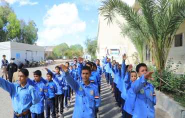 مراكز الحوثي الصيفية: عبور مدرسي «إلزامي» إلى جبهات القتال