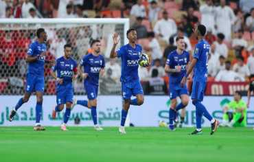 الهلال يتوج بكأس ملك السعودية للمرة العاشرة ويهدي إنزاغي أول ألقابه