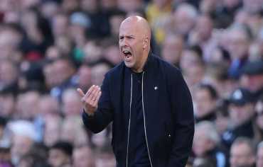 ليفربول يُفاجئ جماهيره ويُعلن رحيل سلوت فوراً