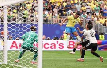 السامبا إلى دور الـ16 من كأس العالم في انتظار الفائز من النرويج وساحل العاج