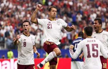  إسبانيا تهزم فرنسا بهدفين وتبلغ نهائي كأس العالم 2026