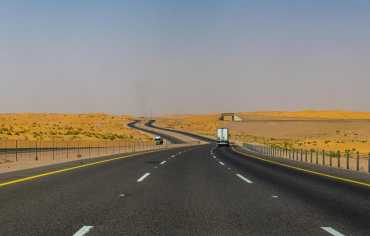 الربع الخالي يفتح طريقاً تجارياً بعيداً من مضيق هرمز