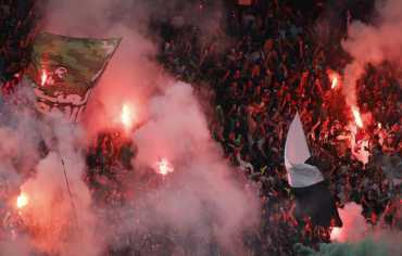 نهائي كأس الخليج بين السعودية والإمارات: شغب داخل الملعب وخارجه