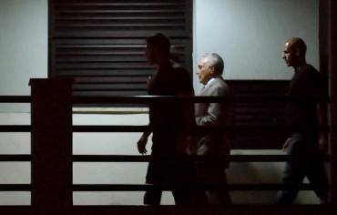 الرئيس البرازيلي السابق تامر يسلّم نفسه بعد أمر محكمة بإعادته إلى السجن