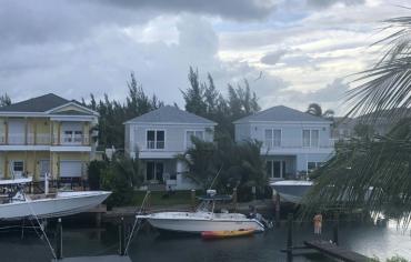 إعصار غير مسبوق يضرب جزر الباهاما
