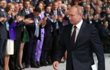 بوتين يوقع قانونا جديدا بشأن وسائل الإعلام