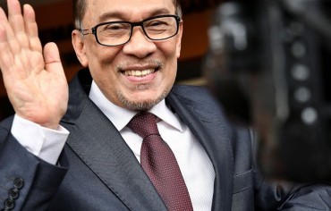  تعيين زعيم المعارضة أنور إبراهيم رئيساً للوزراء في ماليزيا