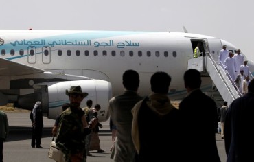  إنتلجنس أونلاين: دور مسقط في مفاوضات اليمن يُثير انزعاج الرياض