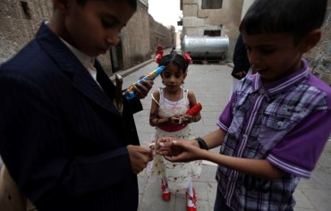 العيد في اليمن.. جلسات واحتفالات تُطفئ مرارة الحرب